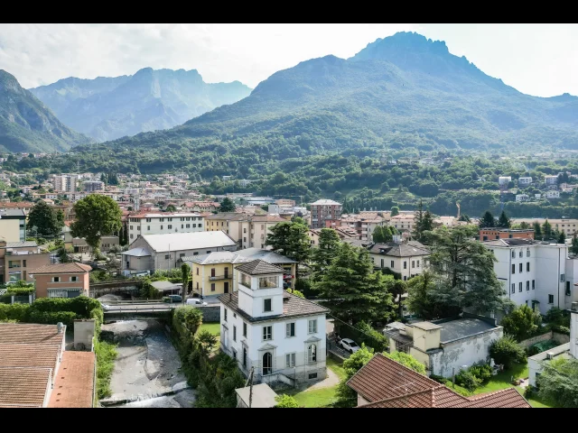 Elegante villa storica in vendita a mandello del lario