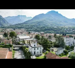 Elegante villa storica in vendita a mandello del lario