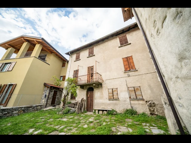 Appartamenti in Vendita - Casa indipendente in vendita nel cuore storico di maggiana