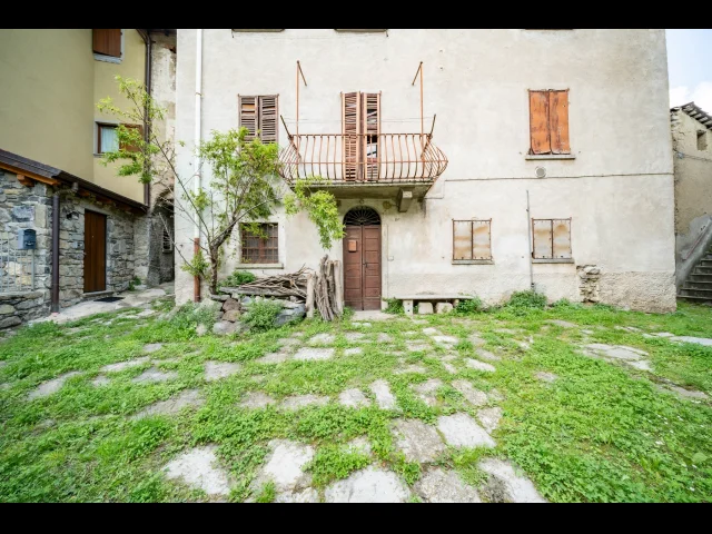 Appartamenti in Vendita - Casa indipendente in vendita nel cuore storico di maggiana