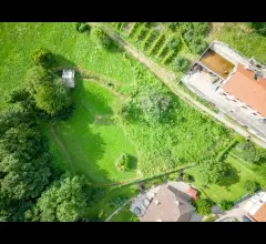 Crea la tua oasi: terreno edificabile a somana per tre unità