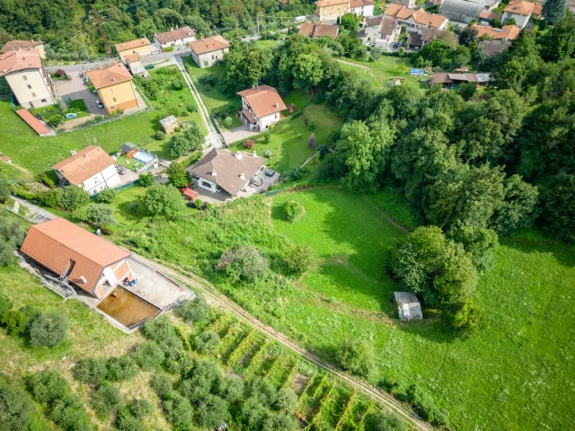 Appartamenti in Vendita - Crea la tua oasi: terreno edificabile a somana per tre unità