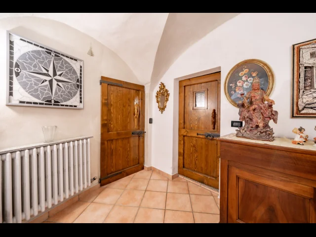 Appartamenti in Vendita - Proprietà ristrutturata con giardino a molina di mandello