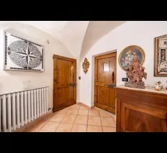 Appartamenti in Vendita - Proprietà ristrutturata con giardino a molina di mandello