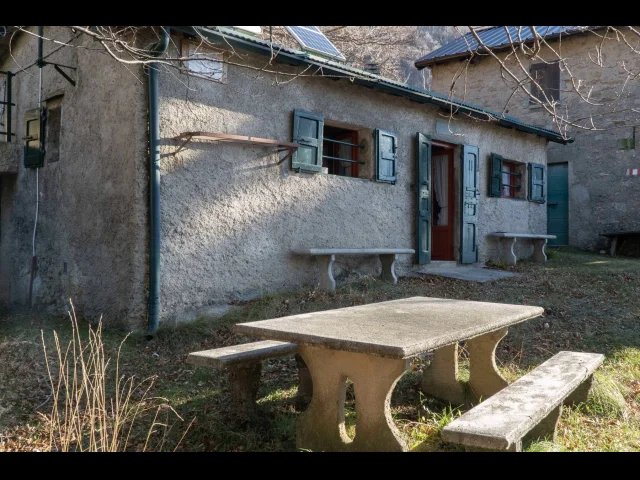 Appartamenti in Vendita - Incantevole casello di montagna a era alpe cetra