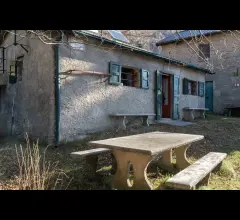 Appartamenti in Vendita - Incantevole casello di montagna a era alpe cetra