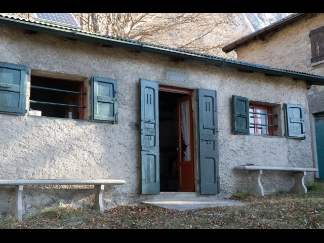 Appartamenti in Vendita - Incantevole casello di montagna a era alpe cetra