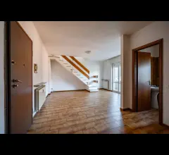 Appartamenti in Vendita - Appartamento su due livelli con vista lago a mandello lario