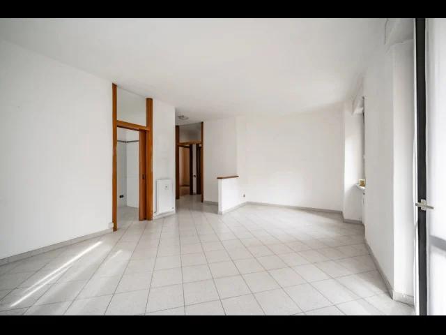 Appartamenti in Vendita - Trilocale centro mandello: spazio e comodità