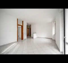 Appartamenti in Vendita - Trilocale centro mandello: spazio e comodità