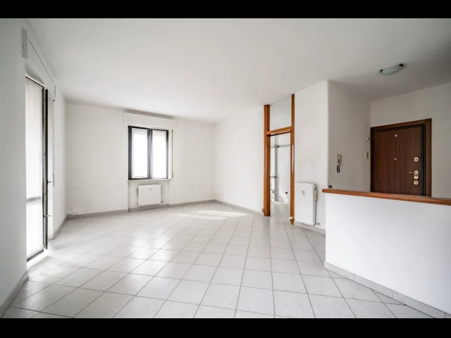 Appartamenti in Vendita - Trilocale centro mandello: spazio e comodità