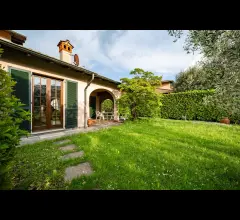 Appartamenti in Vendita - Villa di lusso a mandello del lario: un'opportunità unica