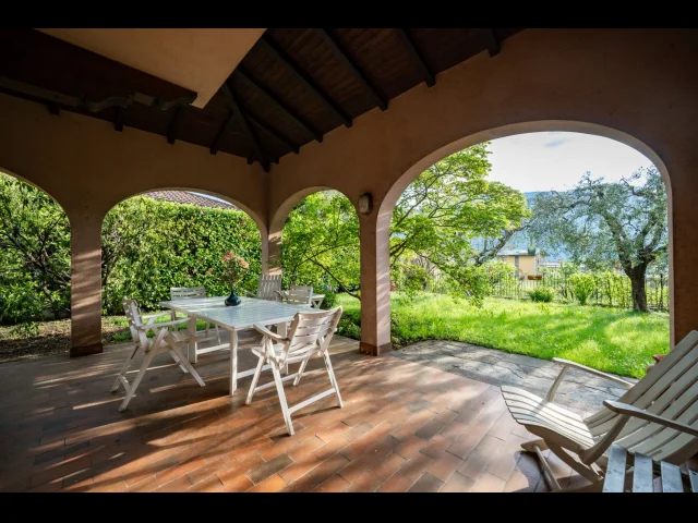 Appartamenti in Vendita - Villa di lusso a mandello del lario: un'opportunità unica