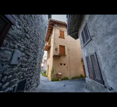 Appartamenti in Vendita - Caseggiato d'epoca abbadia lariana: ideale per b&b