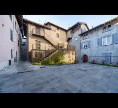 Appartamenti in Vendita - Caseggiato d'epoca abbadia lariana: ideale per b&b