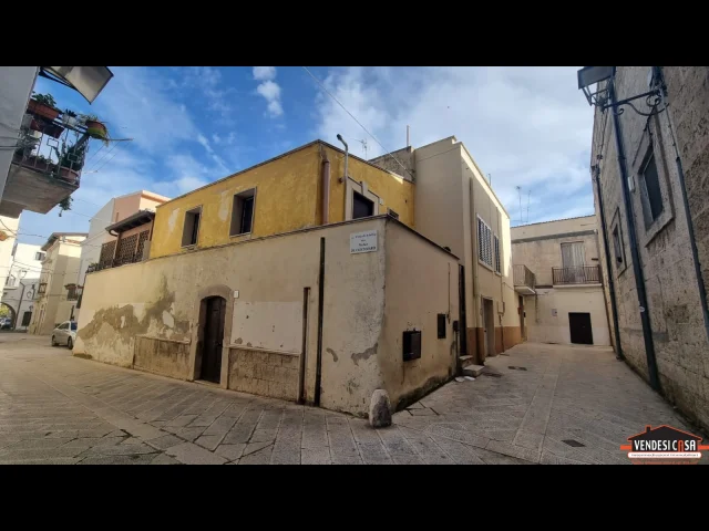 Bivani indipendente con soppalco zona borgo antico canneto
