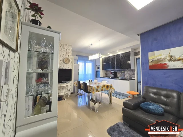 Appartamenti in Vendita - Bivani al piano terra con box e cantina zona canneto parco