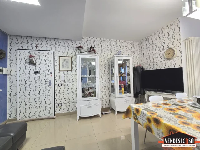 Appartamenti in Vendita - Bivani al piano terra con box e cantina zona canneto parco