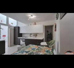 Appartamenti in Vendita - Trivani al piano terra con patio zona canneto centro