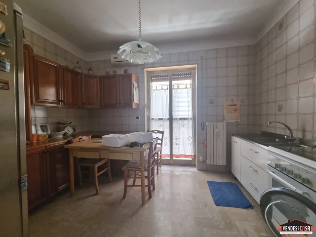 Appartamenti in Vendita - Trivani + acc. con box auto zona carabinieri montrone