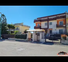 Villa unifamiliare con giardino zona residenziale canneto