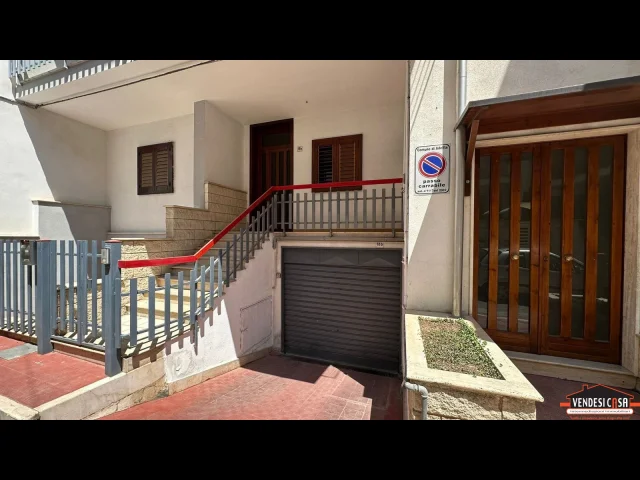 Appartamenti in Vendita - 3 vani con cantinato e giardino zona montrone via valenzano