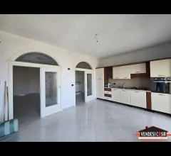 Appartamenti in Vendita - 3 vani + acc. con terrazzo zona montrone via rutigliano