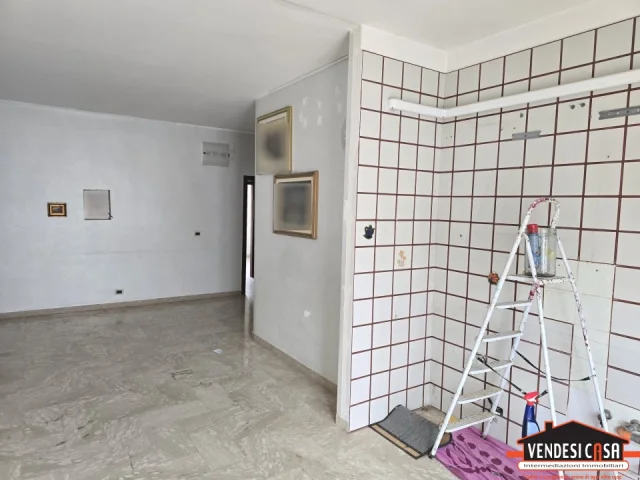 Appartamenti in Vendita - 3 vani + acc. in appartamento zona centro canneto