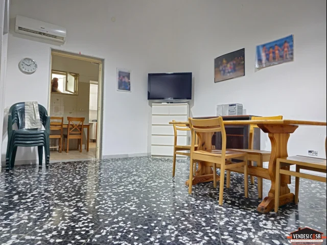 Appartamenti in Vendita - Locale commerciale con possibilita' di cambio d'uso