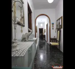 Appartamenti in Vendita - Quadrivani ampio con cantina zona centro canneto