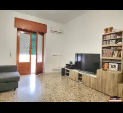 Appartamenti in Vendita - Ampio 3 vani + acc. con cantina zona canneto centro