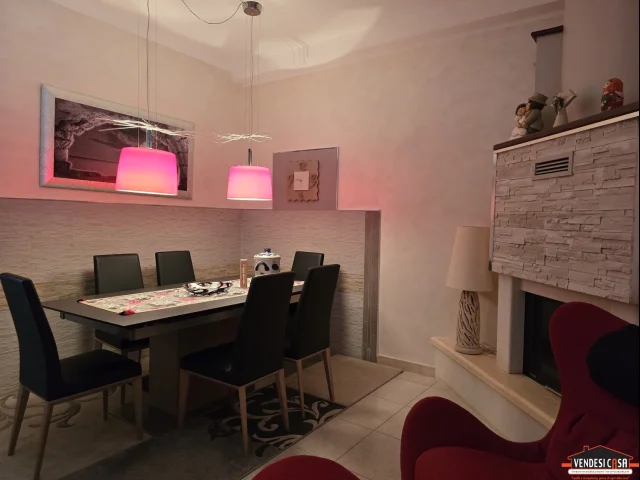 Appartamenti in Vendita - Indipendente con giardino box e terrazzo zona parco canneto