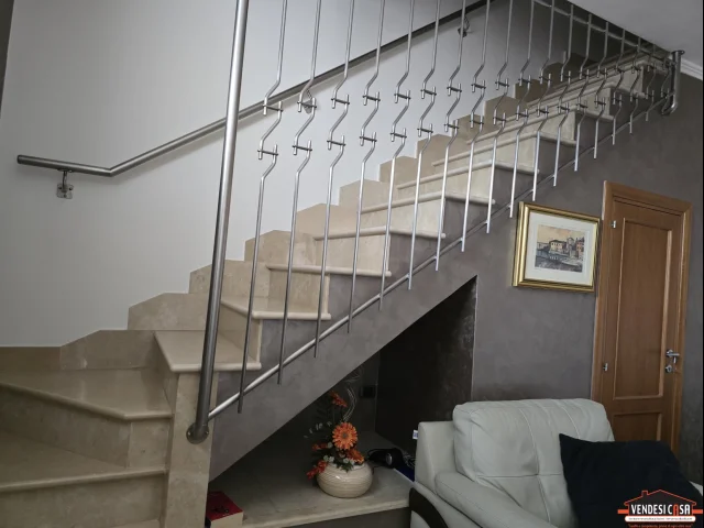 Appartamenti in Vendita - Indipendente con giardino box e terrazzo zona parco canneto