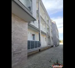 Appartamenti in Vendita - Appartamento quattro vani+acc.  box auto via g d'annunzio
