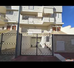 Appartamenti in Vendita - Porzione di bifamiliare tavernetta e box zona parco canneto