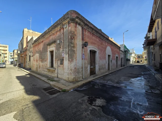 Appartamenti in Vendita - Casa indipendente con giardino zona montrone via rutigliano