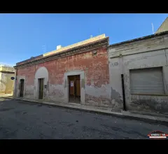 Appartamenti in Vendita - Casa indipendente con giardino zona montrone via rutigliano