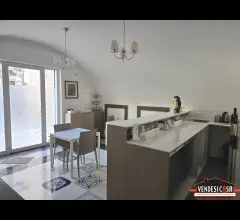 Appartamenti in Vendita - Grazioso locale commerciale nel borgo antico di montrone