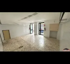 Appartamenti in Vendita - Locale commerciale tra piazza roma e piazza de grecis