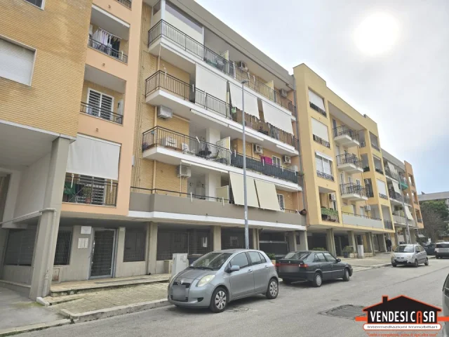 3 vani + doppi acc. con posto auto e cantina zona padre pio