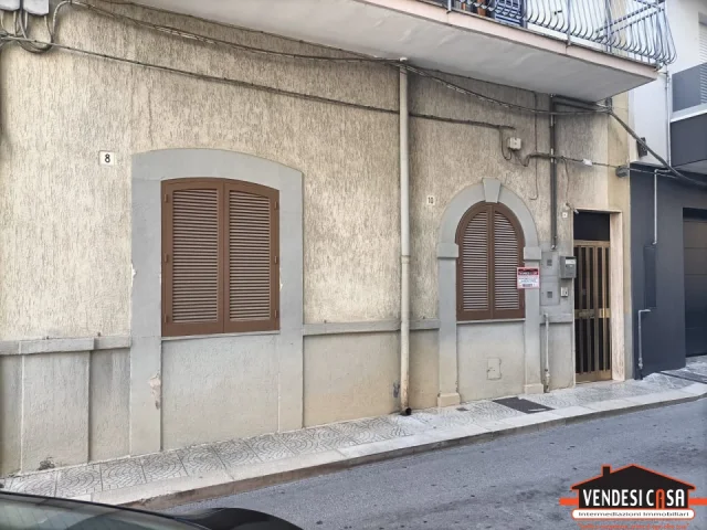 Acquaviva delle fonti appartamento zona piazza kennedy