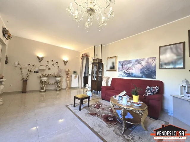 Appartamenti in Vendita - Porzione di bifamiliare con giardino e taverna zona canneto