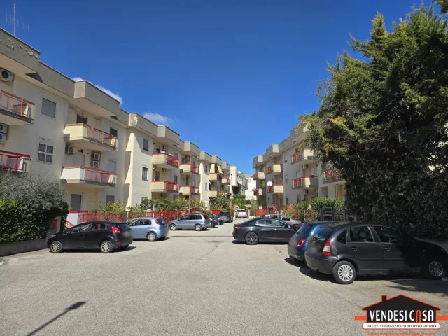 Appartamenti in Vendita - Quadrivani + doppi acc. con posto auto zona parco canneto