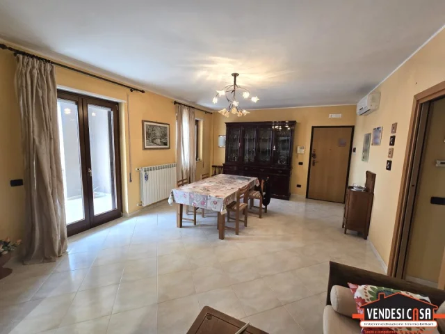 Appartamenti in Vendita - Recente 4 vani con terrazzo e box zona canneto via acquaviva
