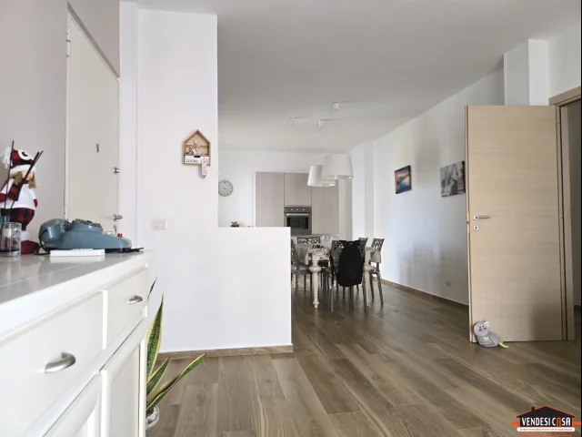 3 vani ristrutturato con ampie balconate zona canneto