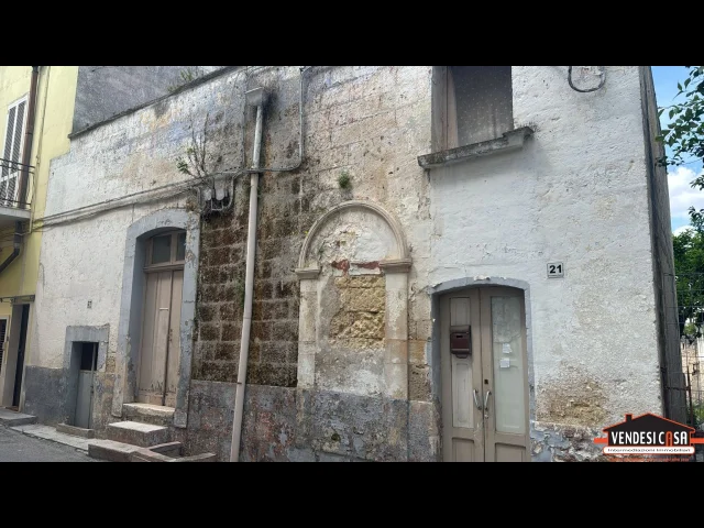 Monovano indipendente con cantina e terrazzo zona montrone