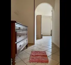 Appartamenti in Vendita - Trilocale con balcone e cantina al centro