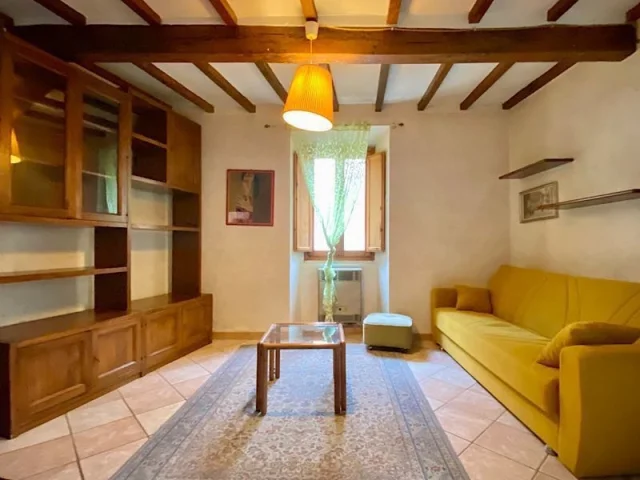 Quadrilocale con balcone sul fiume