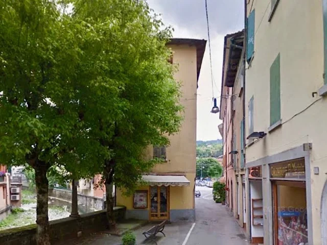 Appartamenti in Vendita - Quadrilocale con balcone sul fiume