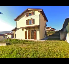 Appartamenti in Vendita - Bifamiliare con giardino e fotovoltaico